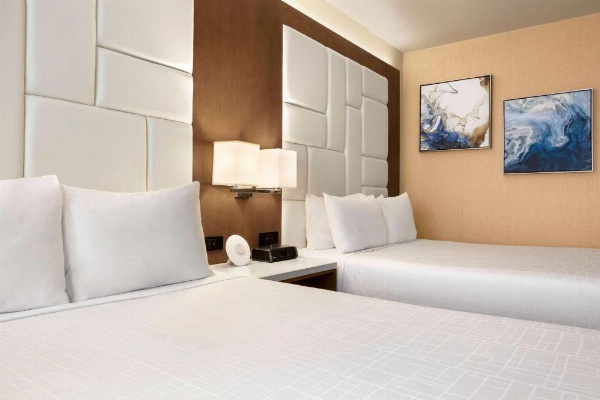 Wyndham Anaheim image 19