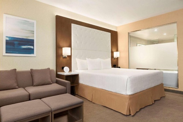 Wyndham Anaheim image 24