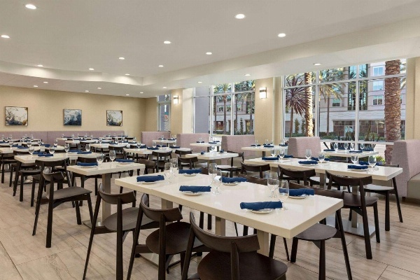 Wyndham Anaheim image 4